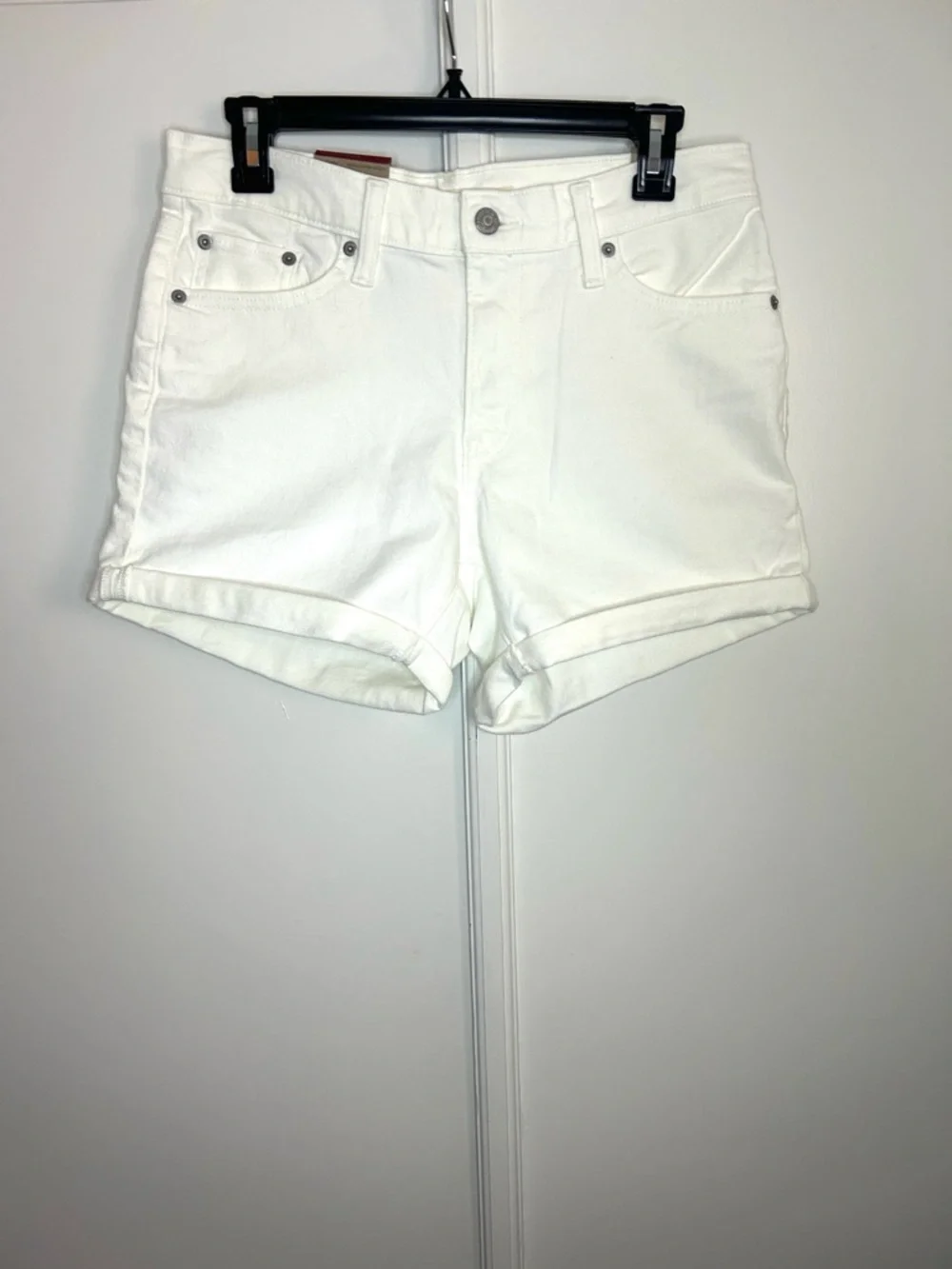 NWT Levi's White Denim Mid-Length Shorts